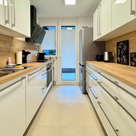 3 Apartment, 86 Qm, Max 5 Personen, Balkon, Garage, Schnelles Internet Apartman Sindelfingen