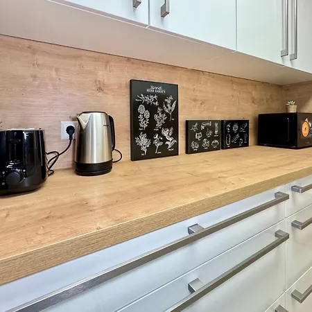 3 Apartment, 86 Qm, Max 5 Personen, Balkon, Garage, Schnelles Internet Apartmán *