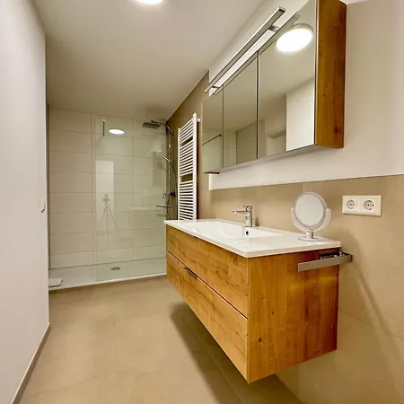 Apartmán 3 Apartment, 86 Qm, Max 5 Personen, Balkon, Garage, Schnelles Internet Sindelfingen
