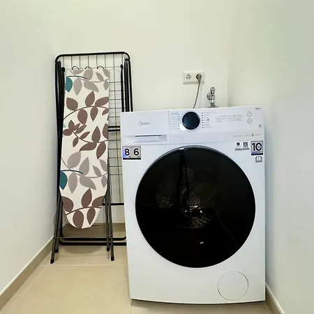 3 Apartment, 86 Qm, Max 5 Personen, Balkon, Garage, Schnelles Internet *