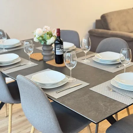 Apartmán 3 Apartment, 86 Qm, Max 5 Personen, Balkon, Garage, Schnelles Internet *